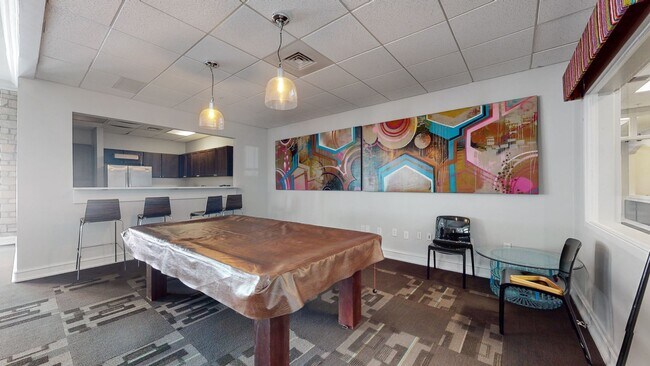 Building Photo - 601 W 11th Ave