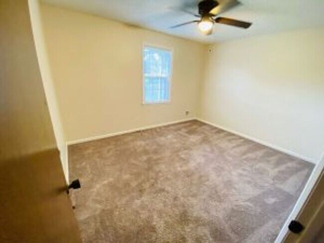 Building Photo - 3305 Ragsdale Dr