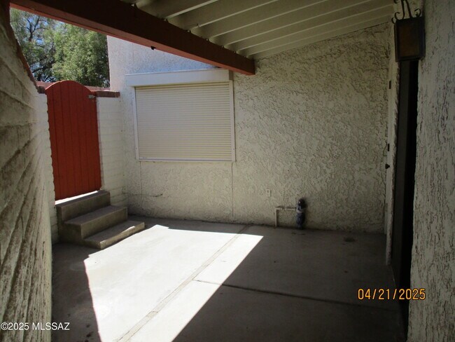 Building Photo - 8712 E Terrace Pl
