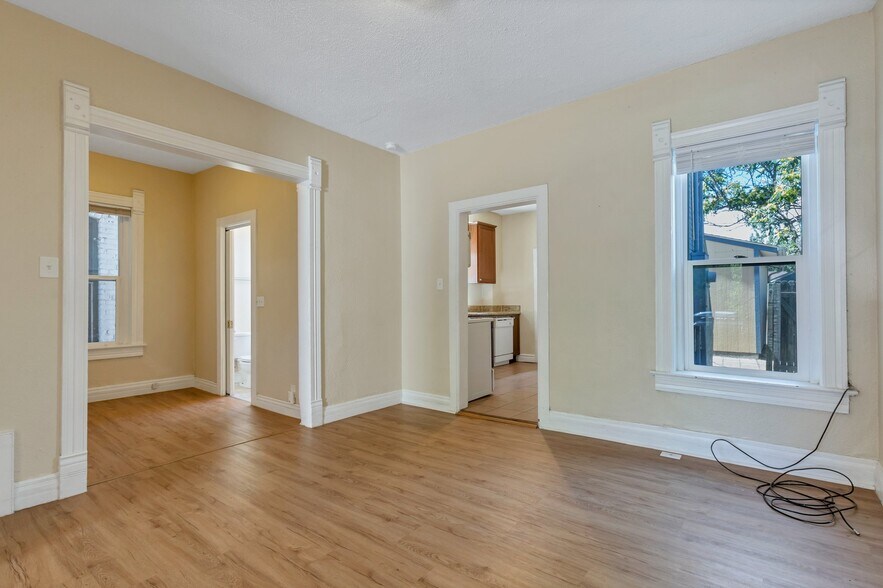 Living Room - 2707 N Downing St