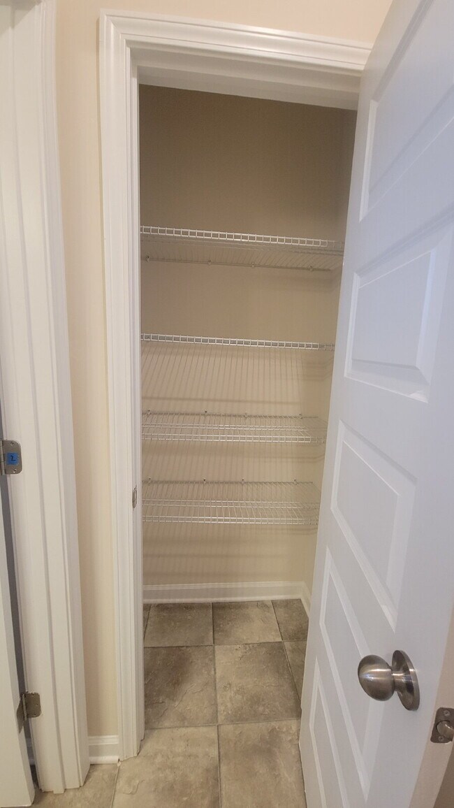 Building Photo - "Charming 3-Bed Oasis with Granite Elegance in Harvest – 1,501 Sq Ft of Comfort!"