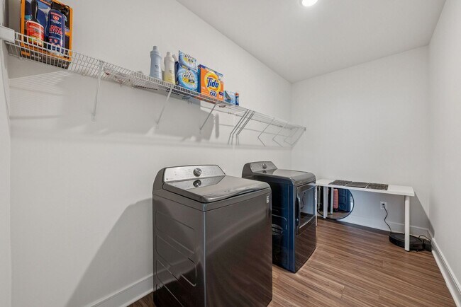 Building Photo - 101 Milvian Wy SE