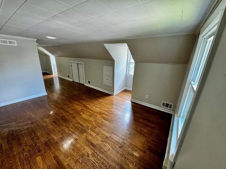 Building Photo - 2643 Lansing Dr SW