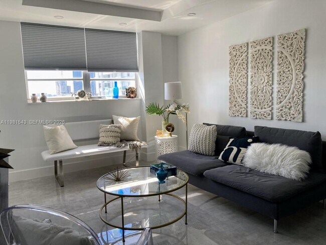 Building Photo - 2903 N Miami Beach Blvd