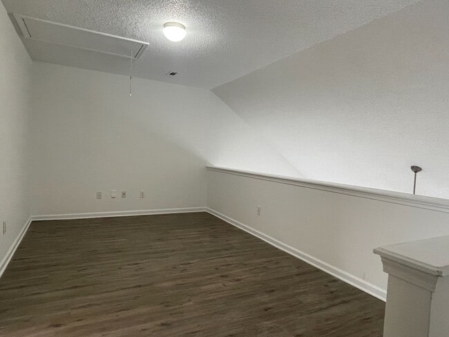 Building Photo - Renovated, Affordable Townhouse in College Park