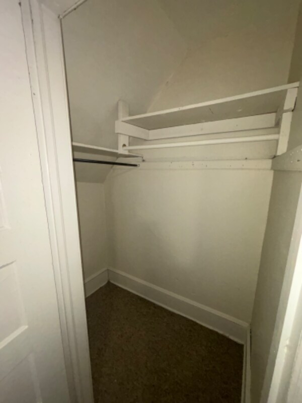 Building Photo - 219 Green St