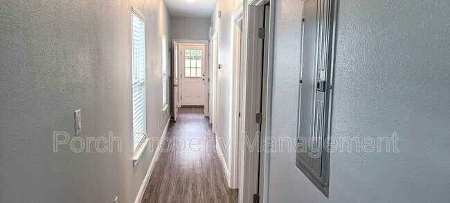 Building Photo - 2008 W Gregory St