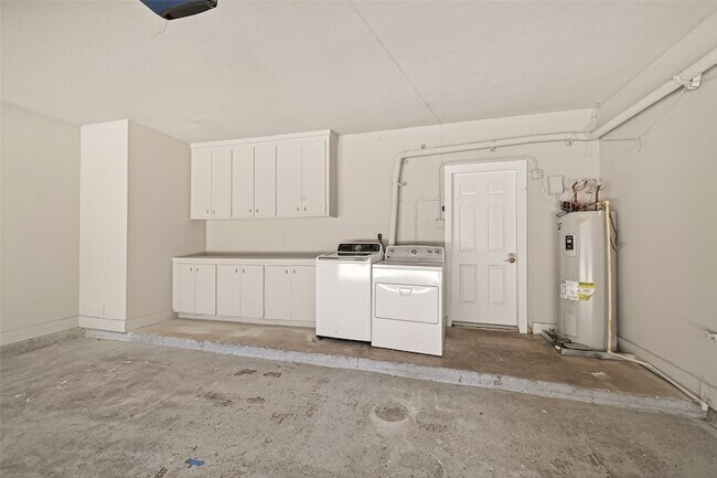 Building Photo - 4024 Breakwood Dr