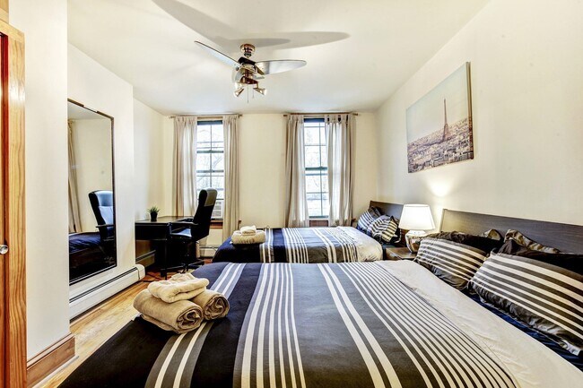 Building Photo - 314 6th St