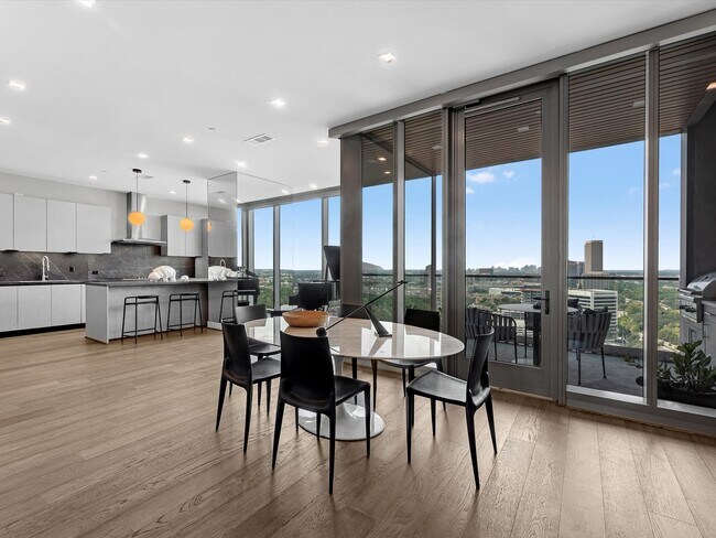 Building Photo - 1711 Allen Pkwy