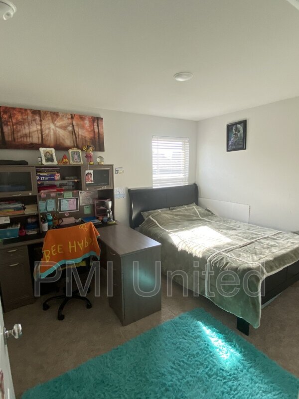 Building Photo - 429 Halwin Dr