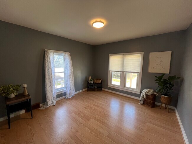 Bedroom - 439 W 14th Ave