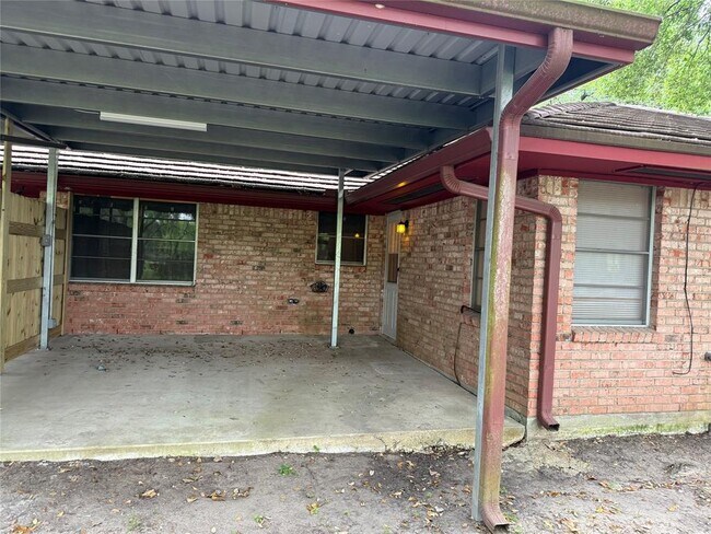 Building Photo - 1011 Pampa St
