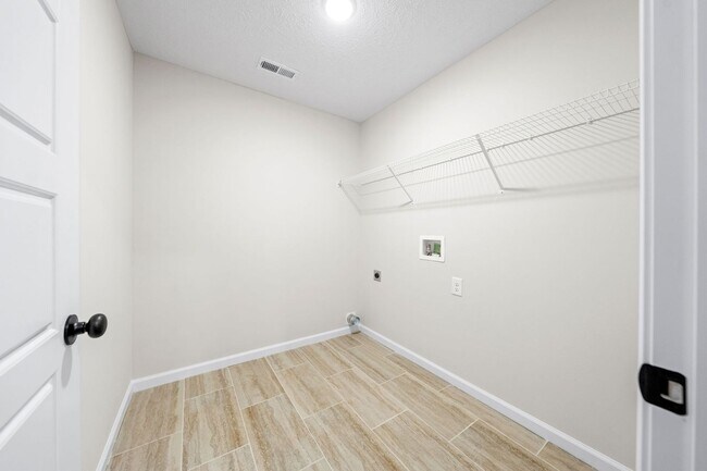 Building Photo - 217 Wesson Dr