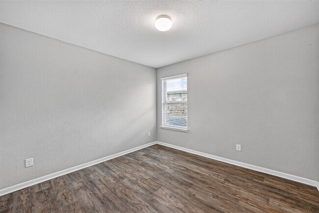 Building Photo - 29615 Breakwater Dr