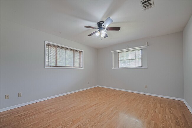 Building Photo - 3518 Rolling Green Ln