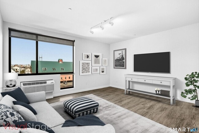 Building Photo - 19 Day St