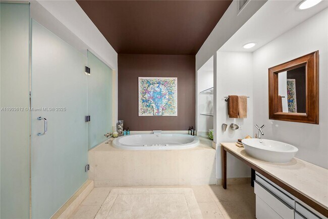 Building Photo - 450 Alton Rd