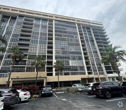 Building Photo - 2049 S Ocean Dr