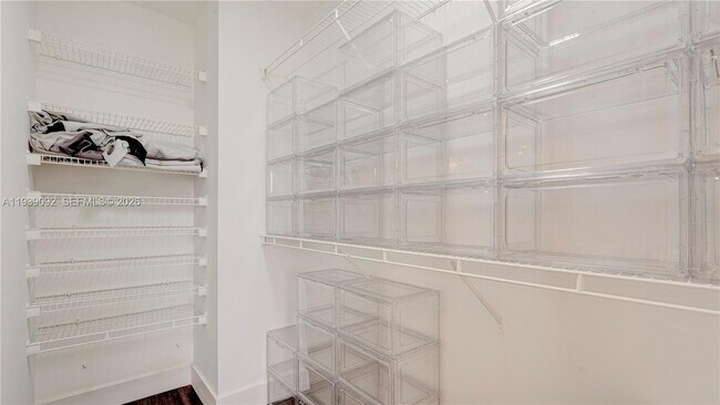 Building Photo - 7109 Walden Pond Ct