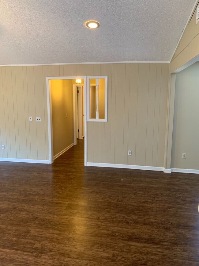Building Photo - 2632 Grafton Dr