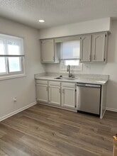 Building Photo - 5324 Jennifer Dr