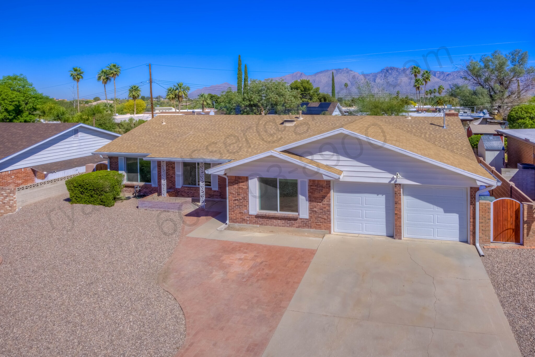 Building Photo - 6821 E 4th St