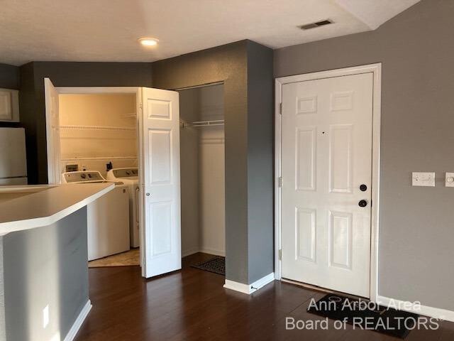 Building Photo - 1551 Oakfield Dr