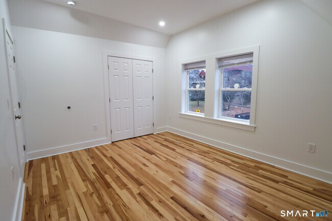 Building Photo - 55 Channing St