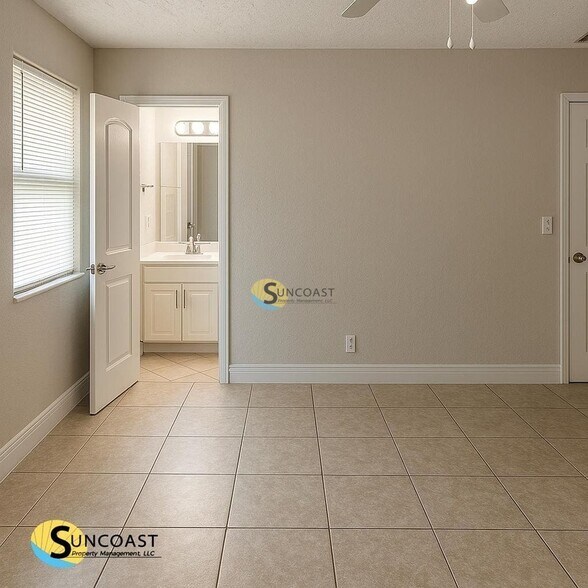 Building Photo - 3235 Holly Berry Ln