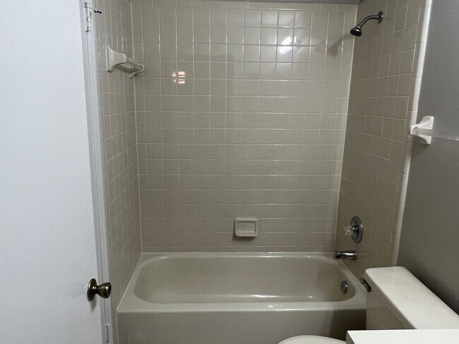 Building Photo - 2/2 Villa at Osceola Parkway! Available Now!