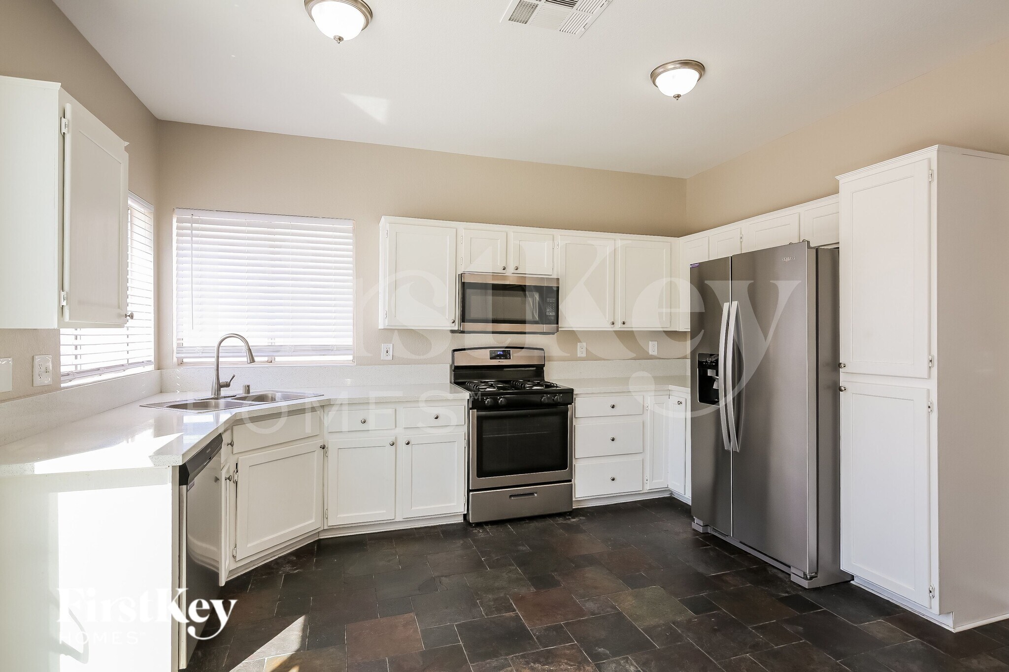Building Photo - 1620 Knoll Heights Ct