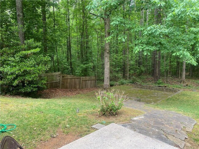 Building Photo - 114 Spring Creek Ct