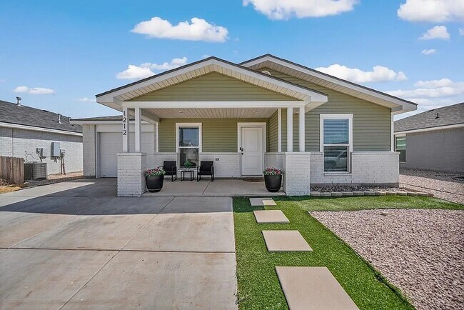 Building Photo - Near brand new 3 bd/2 bth home in quiet neighborhood! Turf backyard w/ pergola! All appliances! 1...