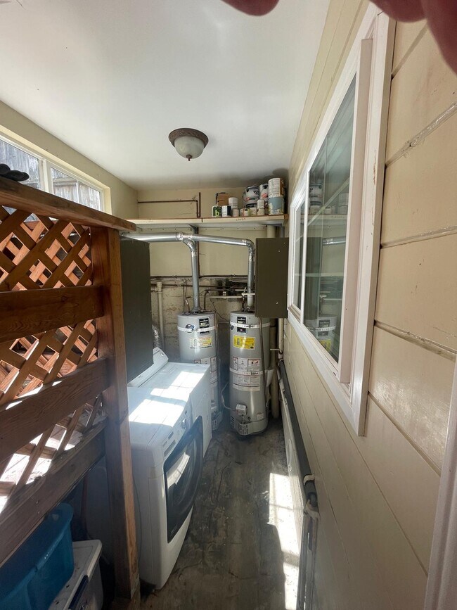 Shared laundry - 53 1/2 Prospect Avenue