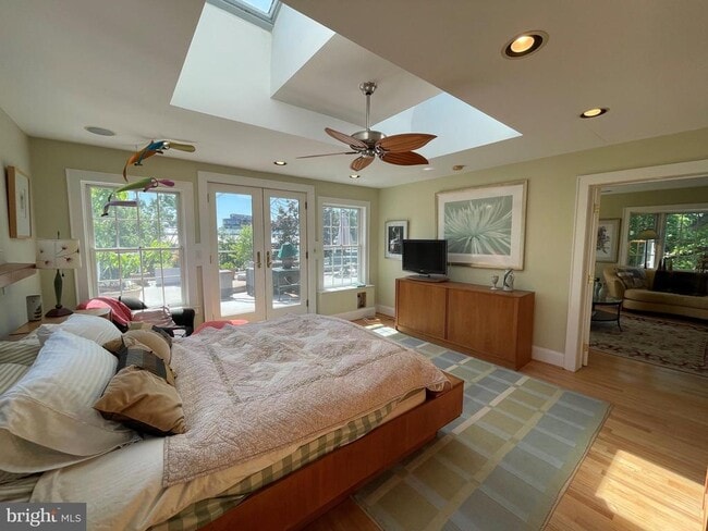 Building Photo - 19 Sunset Dr