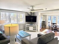 Building Photo - 10 Windward Ln