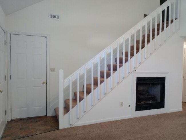 Building Photo - 2416 Calder Ct