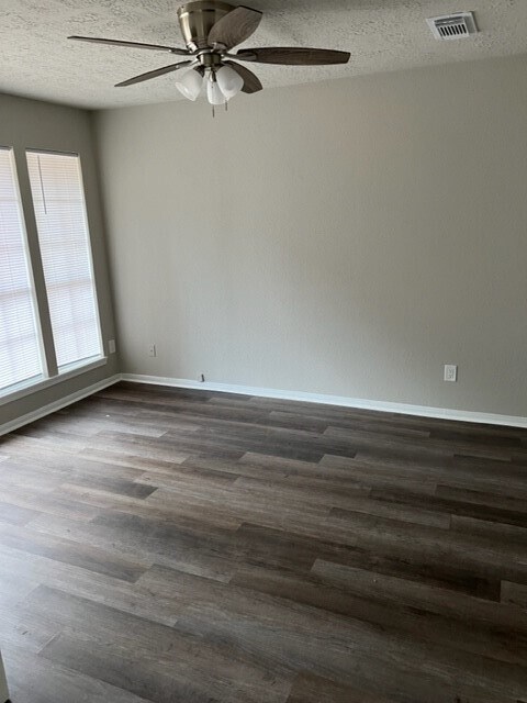Building Photo - 16326 Locke Haven Dr