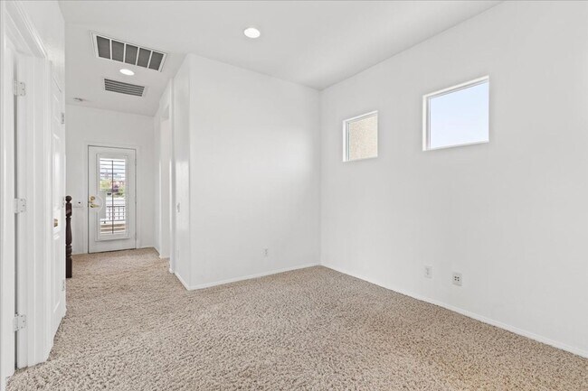 Building Photo - Coming Soon: 3 Bd, 3 Bth, Entertainer's Ki...