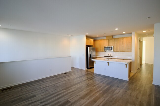 Building Photo - 643 Turnbuckle Dr