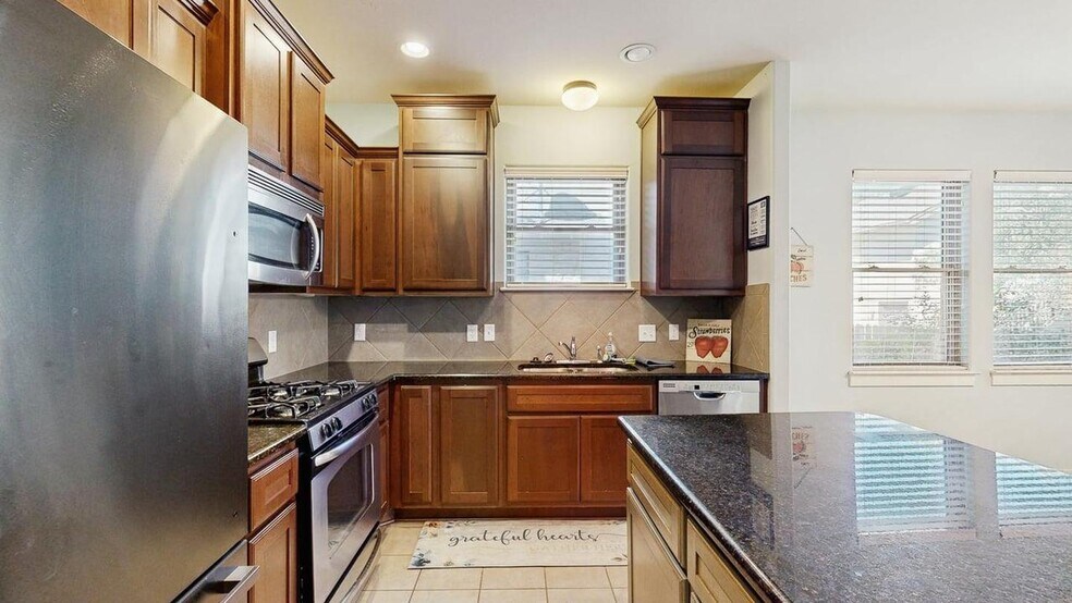 Building Photo - Beautifully updated home in a peaceful Geo...