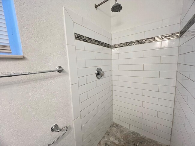 Building Photo - 159 NE 75th St