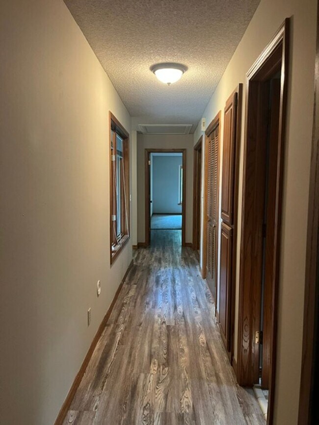 Building Photo - 1 Curry Ln