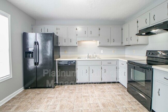 Building Photo - 1212 Kendall Dr