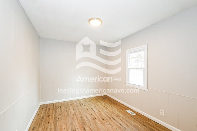 Building Photo - 1143 Charbonier Rd