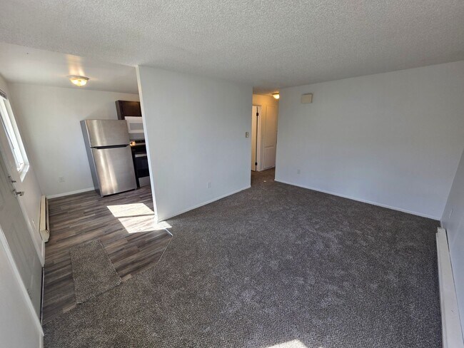 Building Photo - Newly Remodeled Townhouse in Spokane