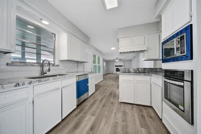 Building Photo - 13426 Balcrest Dr