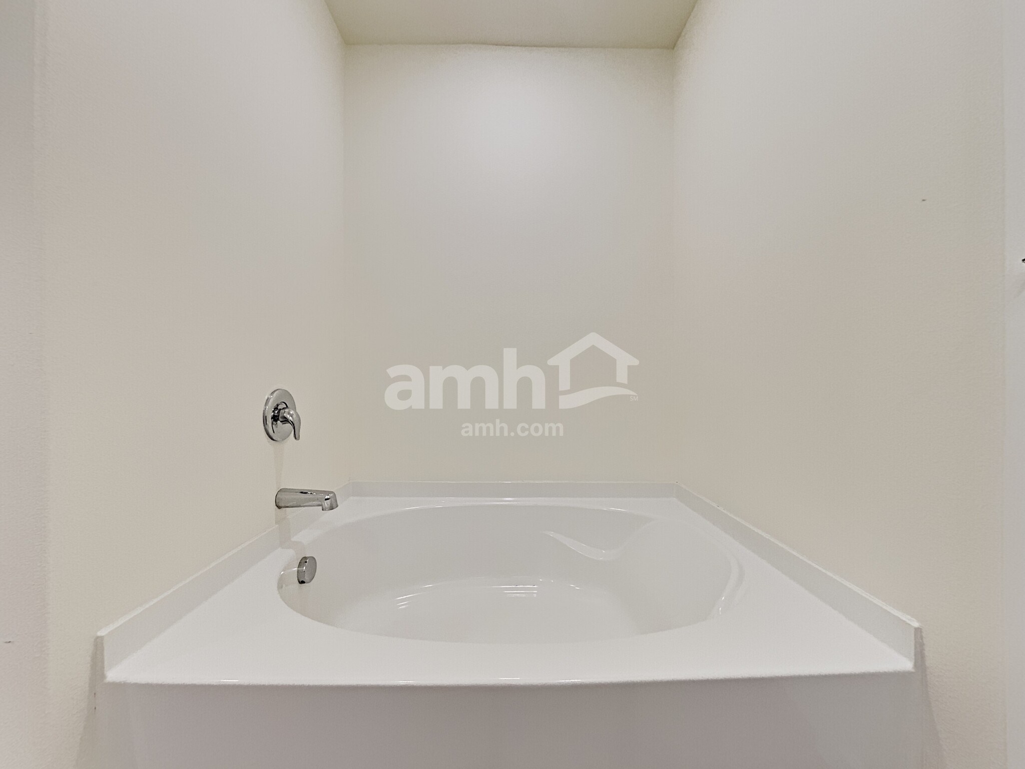 Building Photo - 2323 NW Matteo Dr