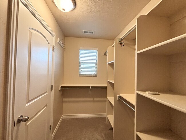 Building Photo - 14623 Auroral Way